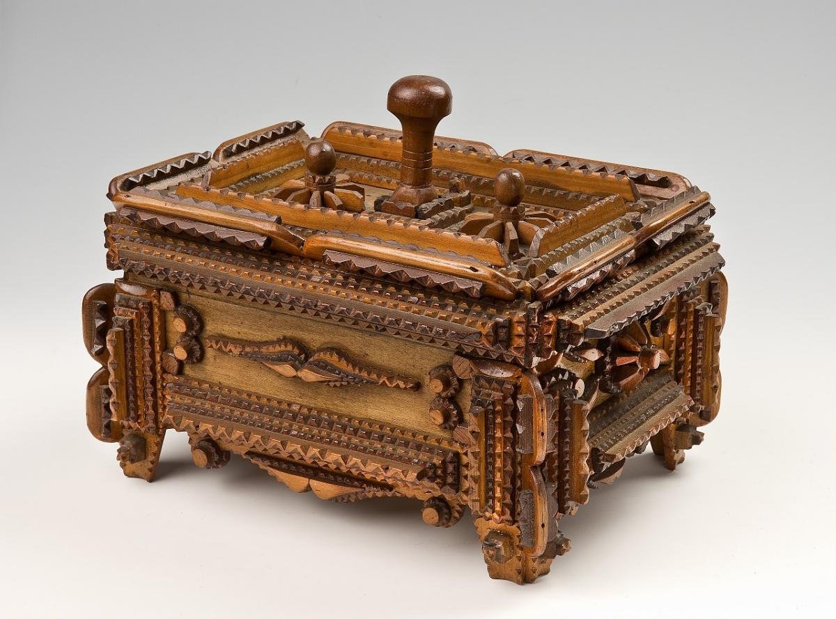 Tramp art box